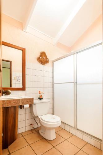 Foto de una habitación de Cadillac Rock Beach Hotel