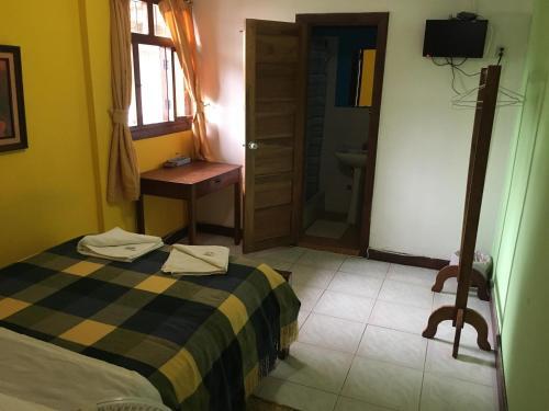 Foto de una habitación de Hostal Albergue Español