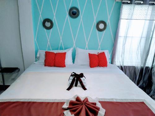 Foto di una camera da Hotel The Red Hut Inn