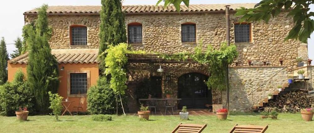 Foto del exterior de Hostal Nou de Crespià
