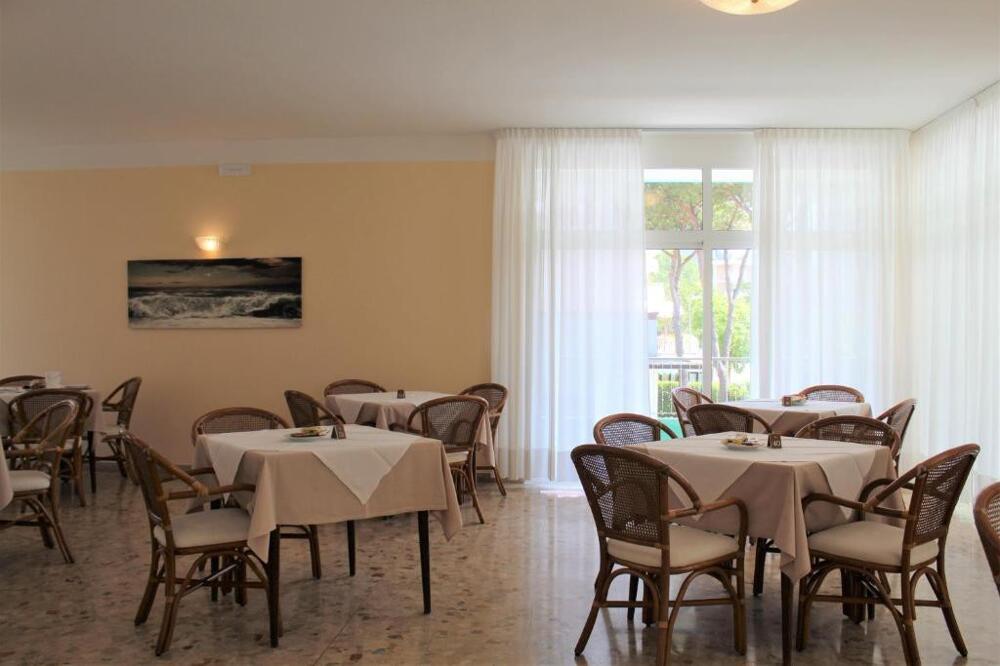 Foto de restauración de Hotel Palme