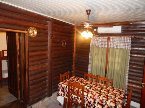 Foto de una habitación de Cabañas Los Troncos