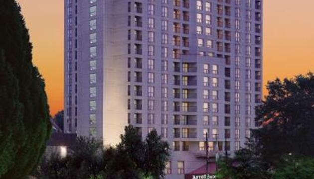 Photo – Hotel Atlanta Marriott Suites Midtown - Free Self Parking In September