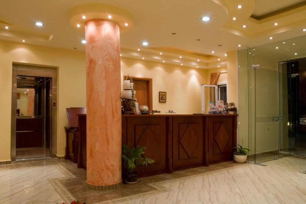 Foto de las zonas nobles de Lazaratos Hotel