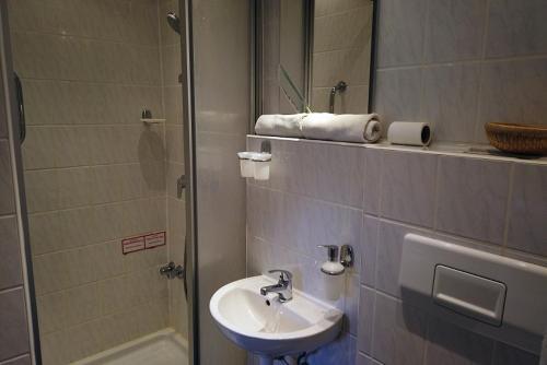 Foto de una habitación de Hotel Berghof am See