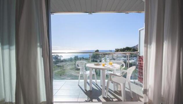 Foto de Apartamentos Homeincalpe Borumbot