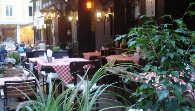 Foto de Adora Hotel Cafe &amp; Restaurant