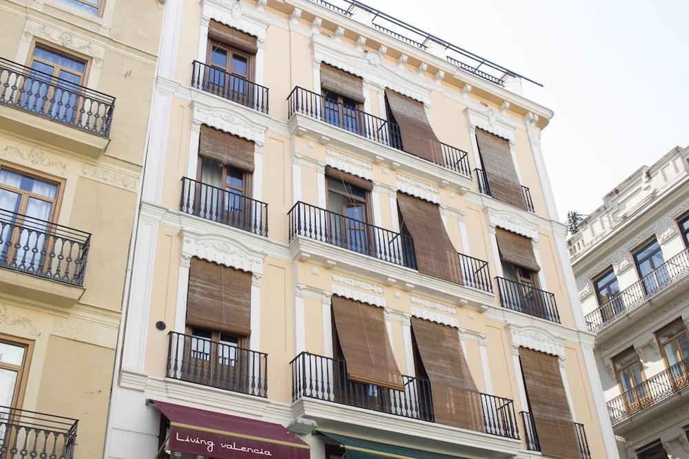 Foto de una habitación de Living Valencia Apartments - Merced