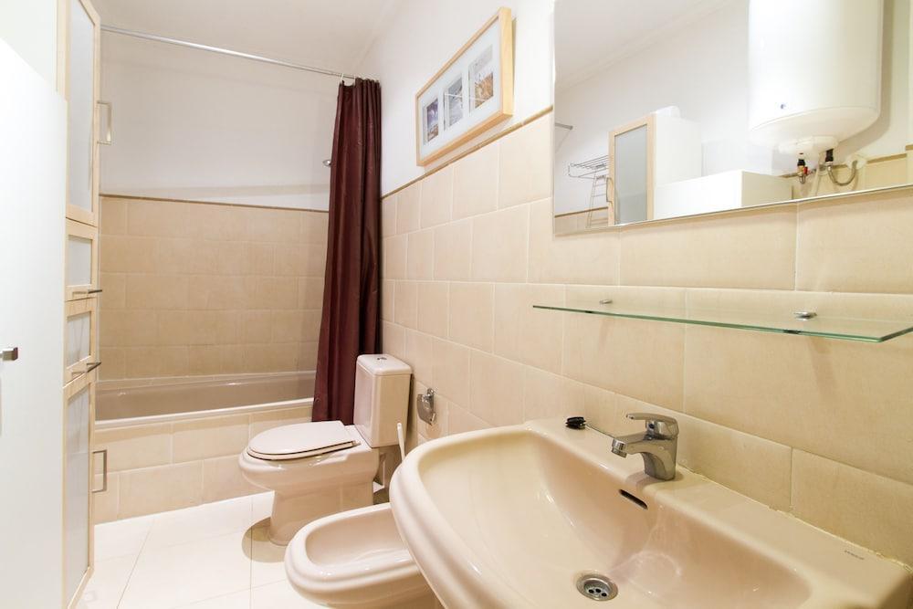 Foto del baño de Living Valencia Apartments - Merced