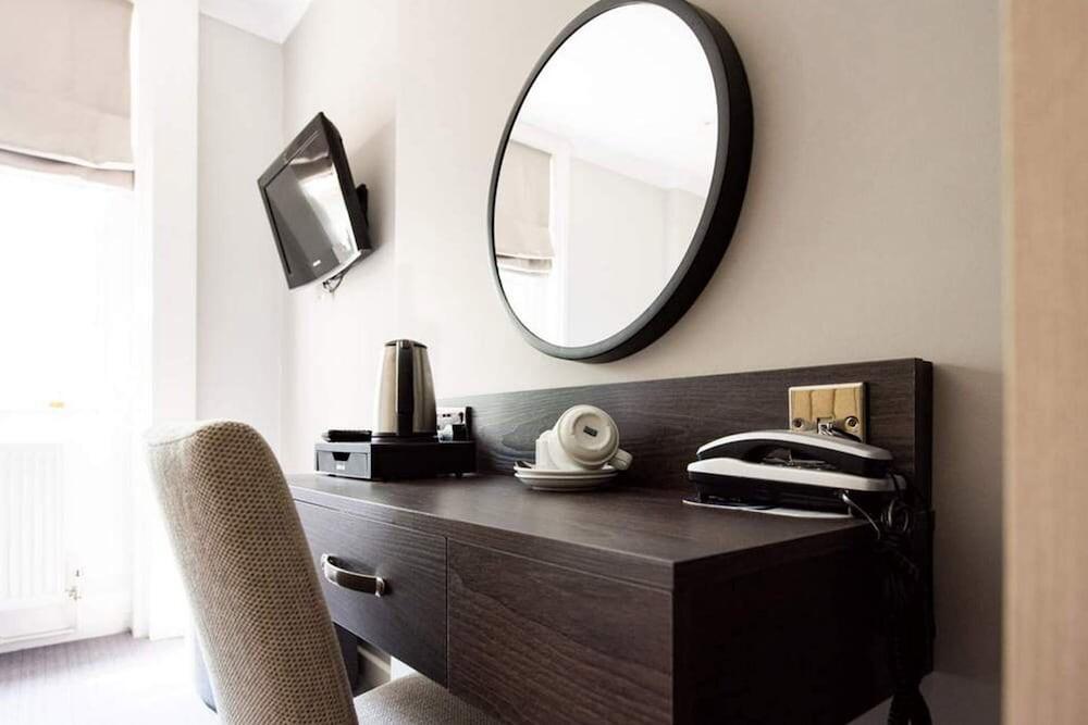 Foto de una habitación de Garden Court Hotel