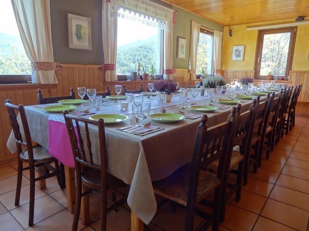 Foto de restauración de Albergue Xalet Refugi Pere Carné