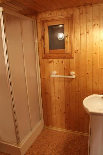 Foto del baño de Bungalows Pont d&amp;#039;Ardaix