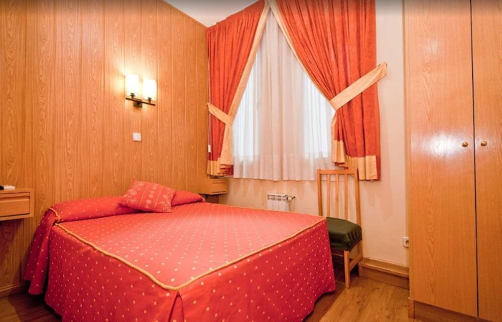 Foto de una habitación de Hostal Oporto