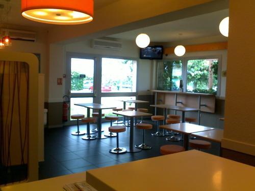 Foto de restauración de Hotel ibis budget Narbonne Sud A9/A61