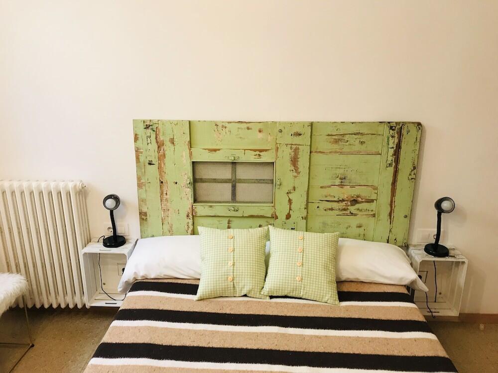 Foto de una habitación de Mucha Masia Hostel Rural-Urbà