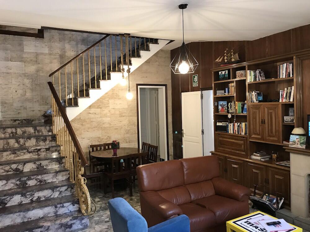 Foto de restauración de Mucha Masia Hostel Rural-Urbà