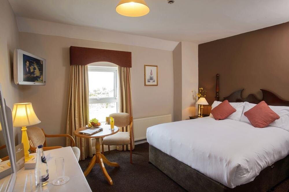 Foto de una habitación de Hylands Burren Hotel
