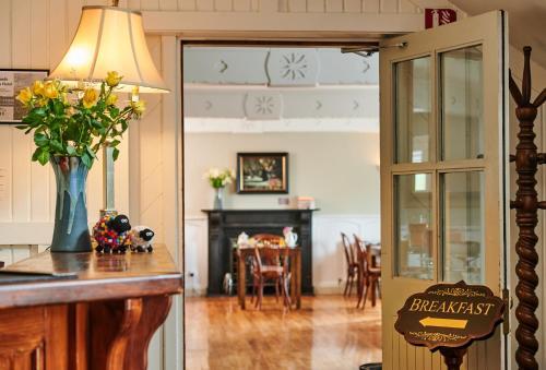 Foto de las zonas nobles de Hylands Burren Hotel