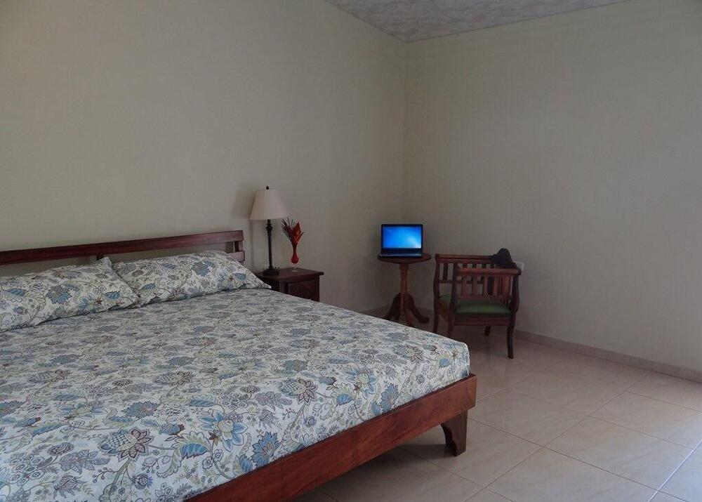 Room – B&amp;amp;B Garden Grecia