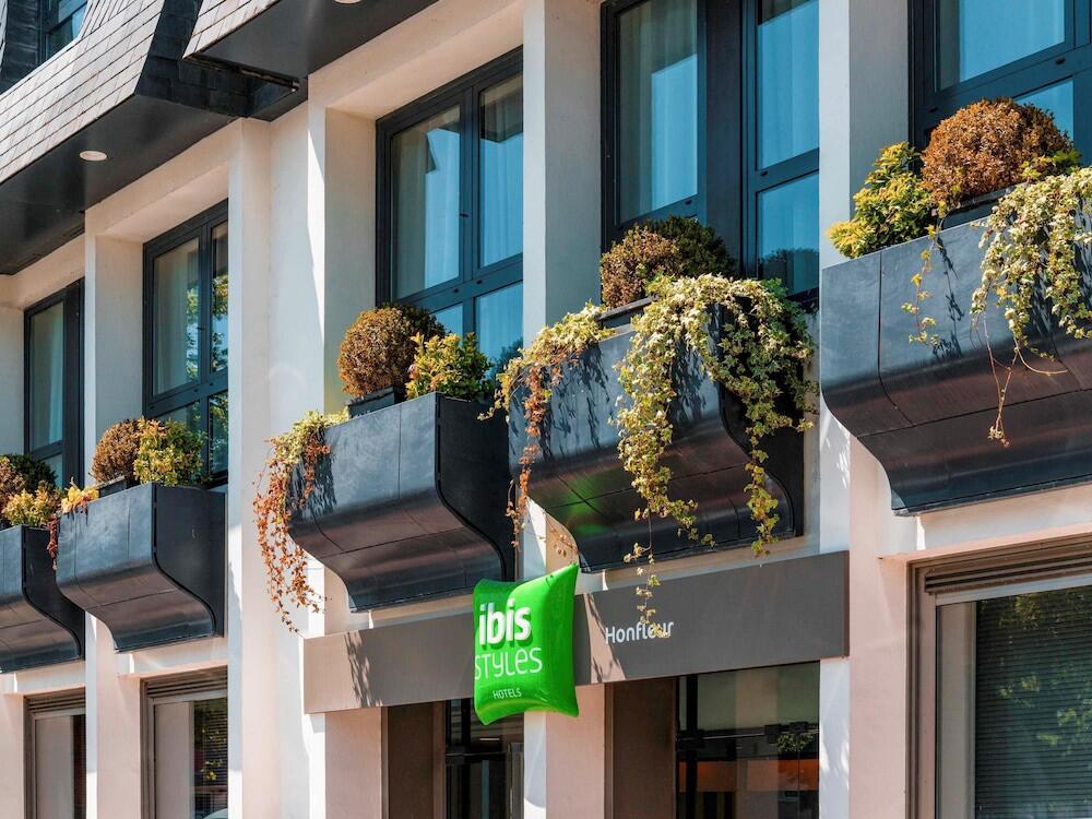 Foto del exterior de Hotel ibis Styles Honfleur Centre Historique