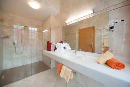 Foto del baño de Wohlfühlhotel KERSCHDORFER - Hotel Garni