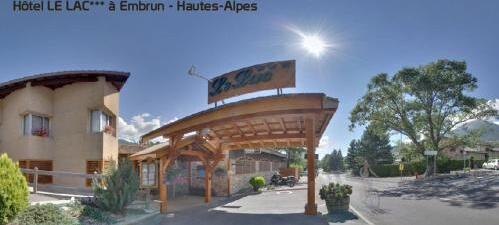 Foto del exterior de Logis Hotel-Restaurant Spa Le Lac