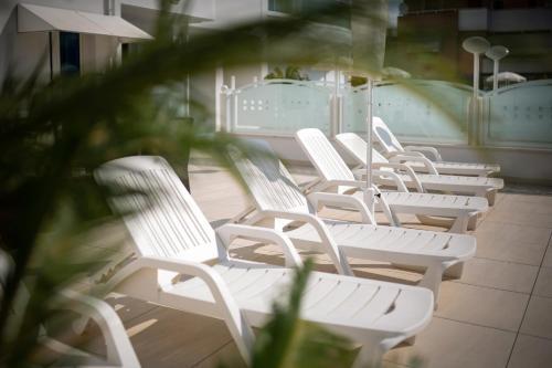 Foto de los servicios de International Beach Hotel