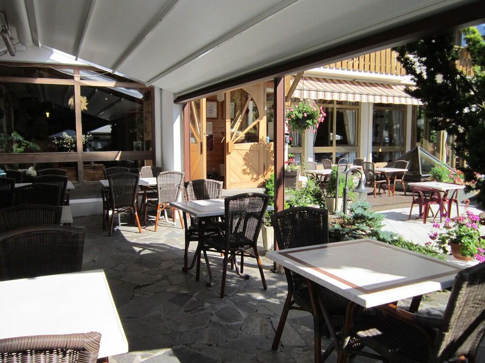 Foto de las zonas nobles de Logis Hotel Gai Soleil