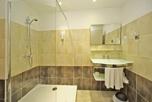Foto del baño de Hôtel O&amp;#039;Nice Saintes