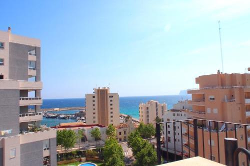 Foto de una habitación de Apartamentos RealRent Peñon Beach