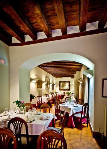 Foto de restauración de Hotel Condes de Castilla