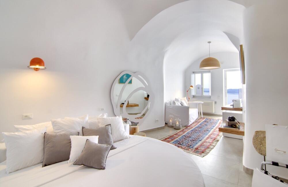 Foto de una habitación de Hotel Santorini Secret Suites &amp;amp; Spa