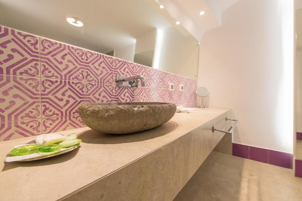 Foto del baño de Hotel Santorini Secret Suites &amp;amp; Spa