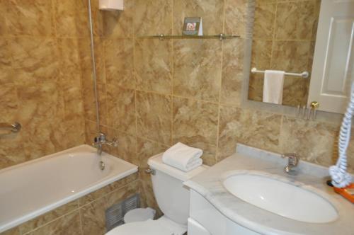 Foto del baño de Hotel Serena Suite