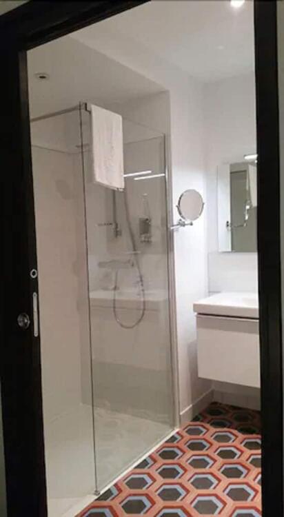 Foto del baño de Hotel The Originals Le Tréport La Villa Marine
