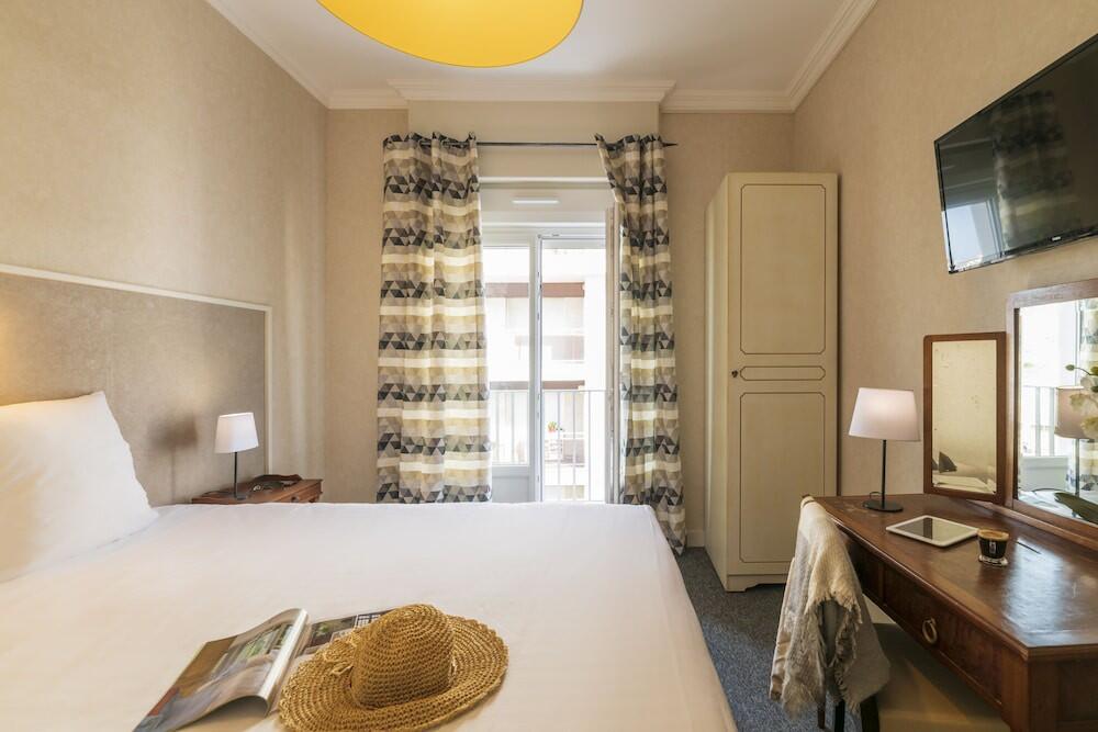 Foto de una habitación de CERISE Royan - Le Grand Hôtel de la Plage
