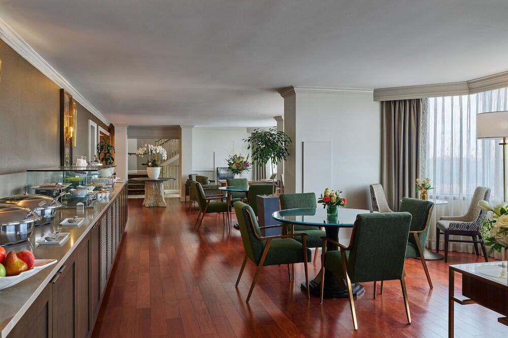 Foto de una habitación de The Whitley, a Luxury Collection Hotel, Atlanta Buckhead