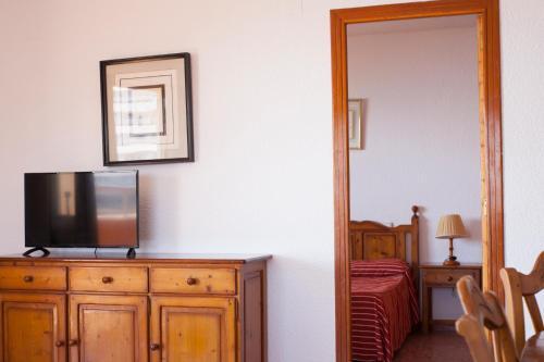 Foto de una habitación de Apartamentos Florazar II Ajhory