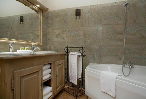 Foto del baño de Hotel Le Mas Des Sables