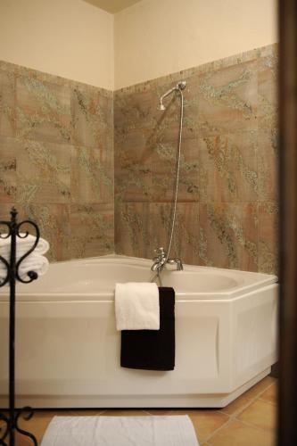 Foto del baño de Hotel Le Mas Des Sables