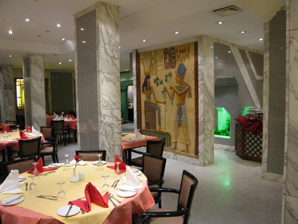 Foto de restauración de Philippe Luxor Hotel