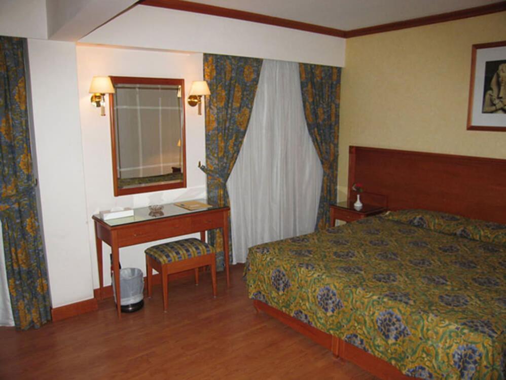 Foto de una habitación de Philippe Luxor Hotel