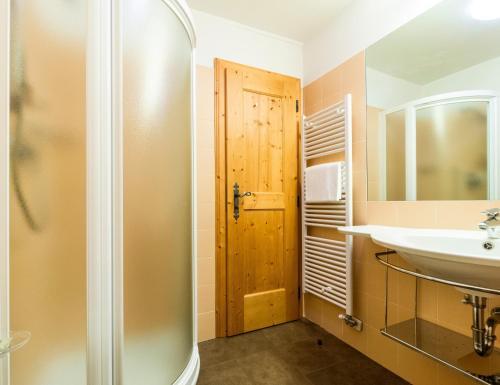 Foto del baño de Aparthotel Residence Lastei