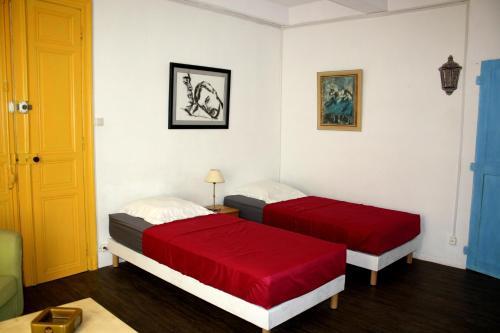 Foto de una habitación de Mas de Bellegou Bed and Breakfast
