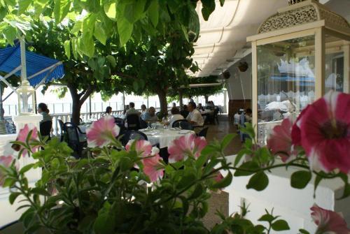 Foto general de Hotel Restaurant Juanito Platja
