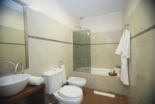Foto del baño de Aparthotel Costa Iguazu