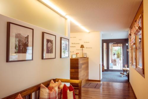 Foto de una habitación de Hotel Weinstube