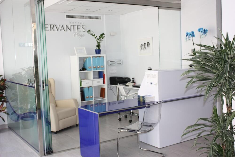Foto de las zonas nobles de Hostal Cervantes Playa
