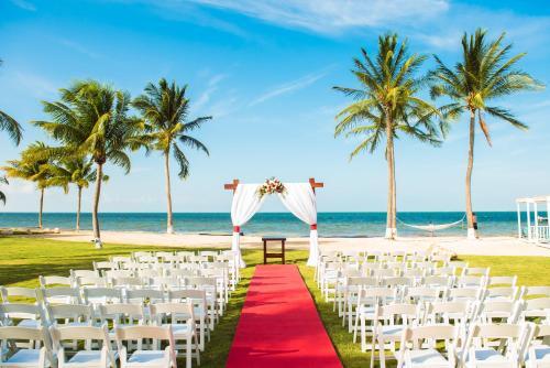 Foto de los servicios de Hotel Grand Caymanian Resort