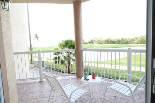 Foto del exterior de Hotel Grand Caymanian Resort